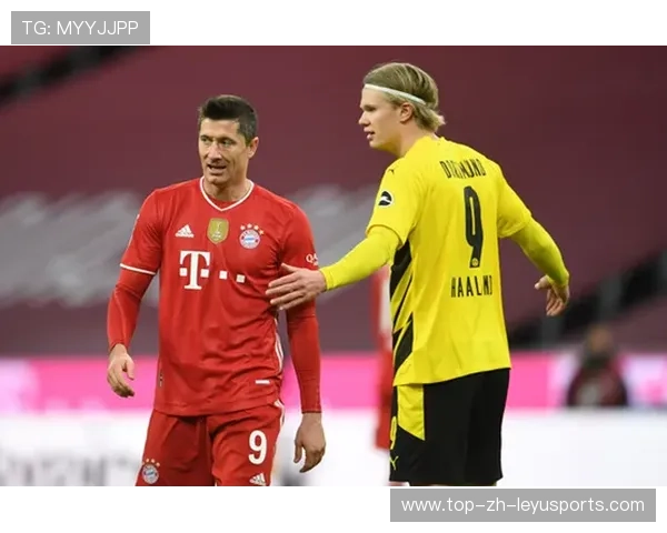 拜仁中路直塞，莱万点球稳稳命中